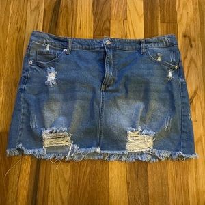 Wild Fable distressed jean skirt size 18